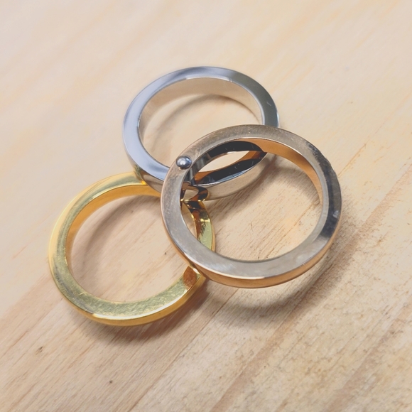 Interesting gold, silver, and copper hinge ring. - Picture 3 of 3